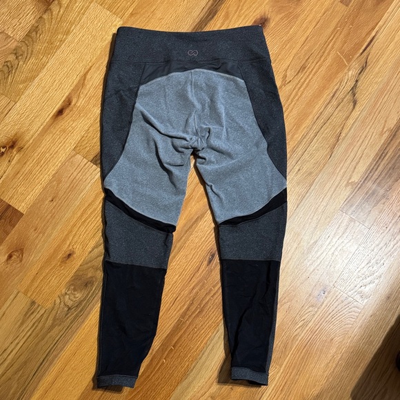 CALIA by Carrie Underwood Gray and Black 7/8 Leggings - Picture 2 of 8